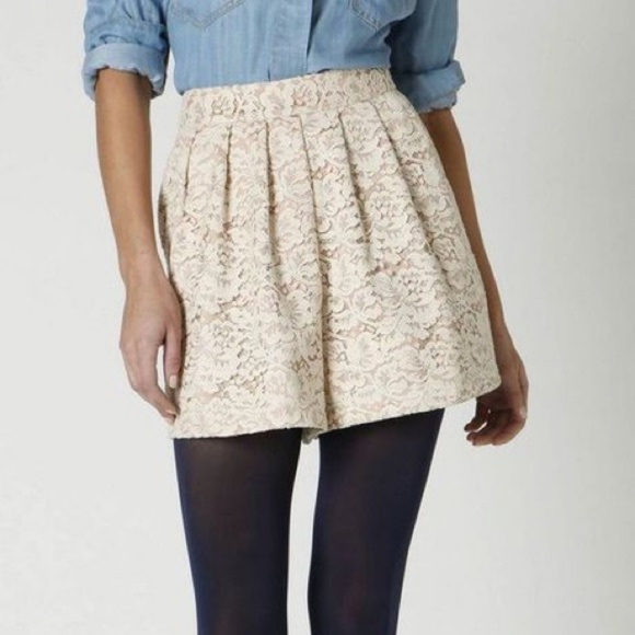 Anthropologie Pants - Anthropologie Lauren Moffatt high waist lace short